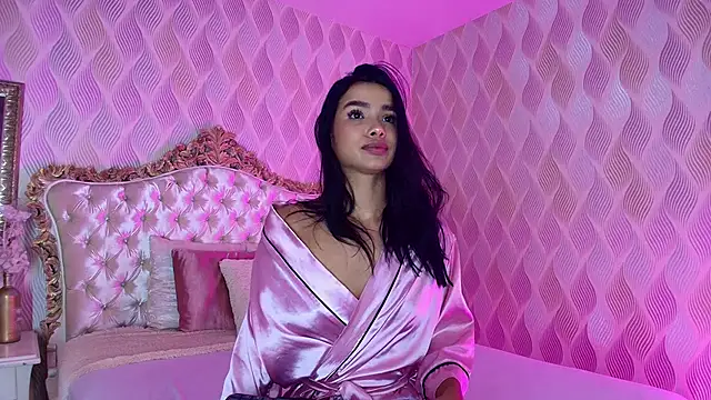 Bella Smiith  online show from November 2025 01:26:02 PM