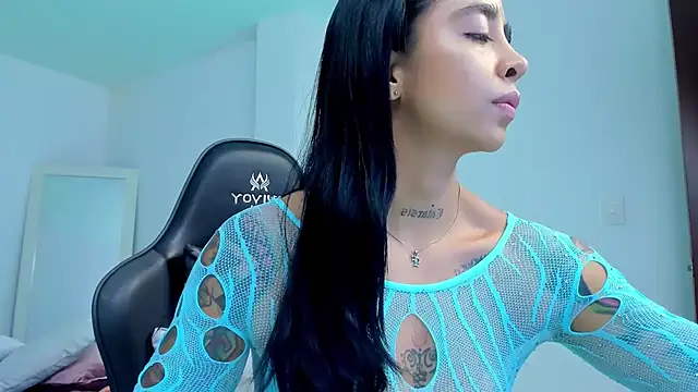 sophierooy22 online show from April 2026 02:30:01 PM