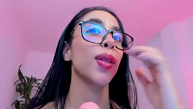 sophierooy22 online show from June 2026 03:19:02 AM