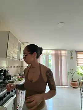 sophierooy22 online show from June 2026 05:28:01 PM