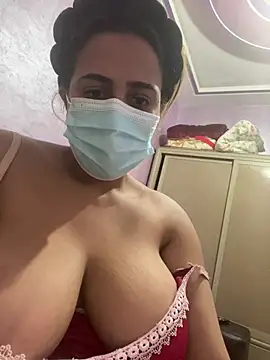 Snapshot of Lola-Sexxx chatting on February 2025 07:35:01 PM Lola-Sexxx online show from February 2025 07:35:01 PM