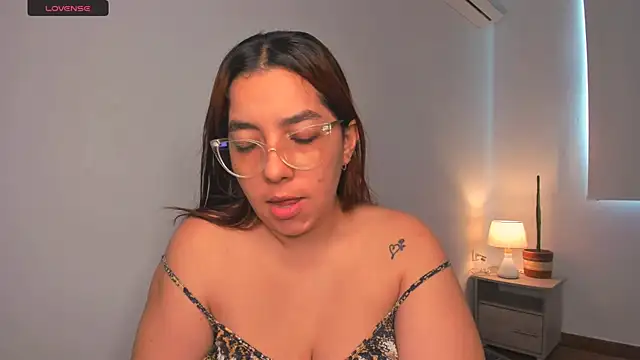 brithany olson25 online show from March 2025 03:59:02 PM