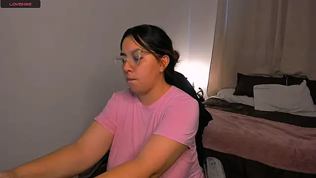 brithany olson25 online show from October 2025 07:34:01 PM