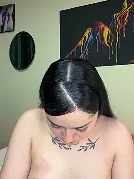 Emmie Hot online show from February 2025 12:17:02 PM