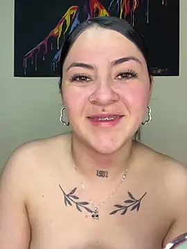 Emmie Hot online show from February 2025 09:38:01 PM