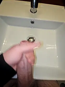 Snapshot of BigDick_97 chatting on December 2025 01:13:01 AM BigDick 97 online show from December 2025 01:13:01 AM