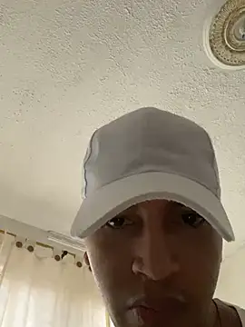 Snapshot of Diegosavage3 chatting on February 2025 09:20:02 PM Diegosavage3 online show from February 2025 09:20:02 PM