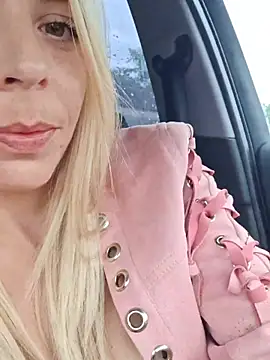 SweetyNinaOff1 online show from May 2026 03:17:01 PM