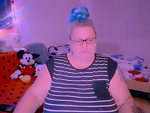 mayamayx online show from November 2025 04:10:02 PM