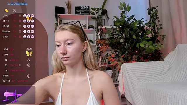 Snapshot of Rachel_Rut chatting on September 2025 04:38:01 AM Rachel Rut online show from September 2025 04:38:01 AM