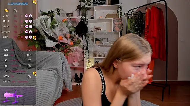 Snapshot of Rachel_Rut chatting on October 2025 04:13:01 AM Rachel Rut online show from October 2025 04:13:01 AM