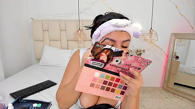 Snapshot of fierygroup chatting on February 2025 01:00:01 AM fierygroup online show from February 2025 01:00:01 AM