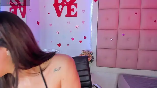 Snapshot of Lili_Bykers chatting on October 2025 12:59:01 PM Lili Bykers online show from October 2025 12:59:01 PM