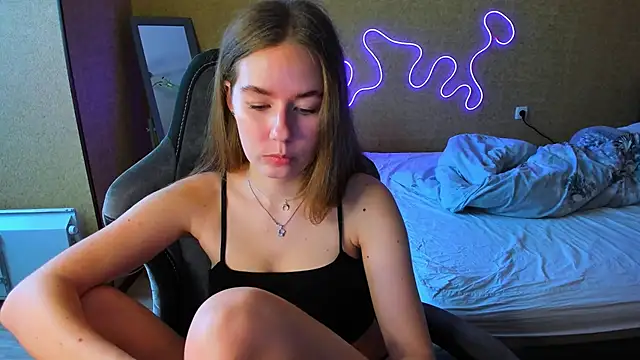 EmilyPaw online show from May 2026 01:50:02 PM