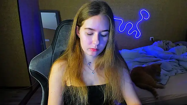 EmilyPaw online show from May 2026 07:11:01 PM