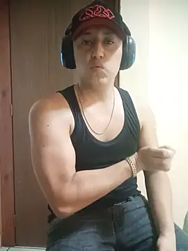 LuisMex1998 online show from May 2026 05:43:02 PM
