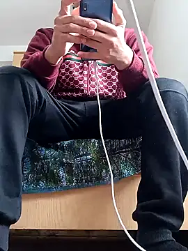 Snapshot of cingonduro chatting on February 2025 08:52:02 AM cingonduro online show from February 2025 08:52:02 AM