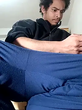 Snapshot of cingonduro chatting on March 2025 06:43:01 PM cingonduro online show from March 2025 06:43:01 PM