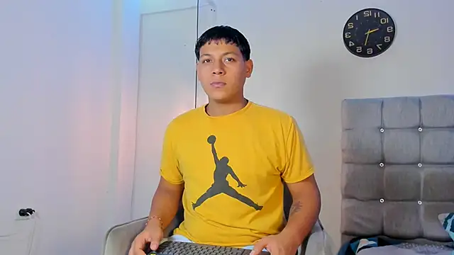 Tylerdrdn online show from November 2025 05:39:02 AM