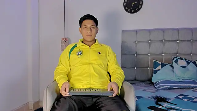 Tylerdrdn online show from November 2025 05:57:01 AM