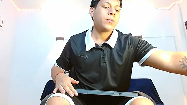 Tylerdrdn online show from December 2025 10:41:02 PM