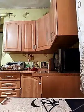 Laura Kiss online show from March 2026 04:10:01 PM