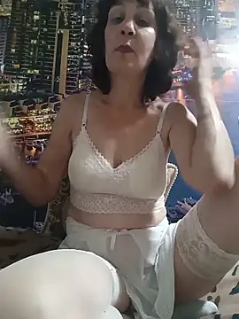 Laura Kiss online show from May 2026 07:30:02 PM