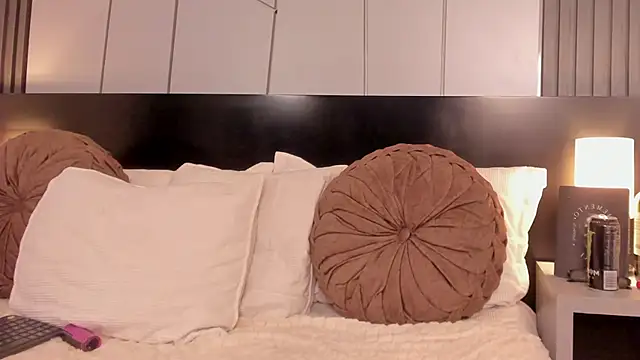 fiorella paris online show from September 2025 08:14:01 PM