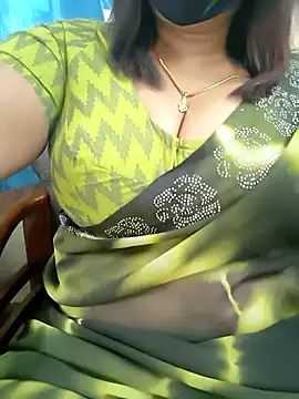 Queenflowerr online show from April 2026 10:24:02 AM