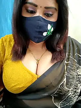 Queenflowerr online show from May 2026 07:52:01 PM