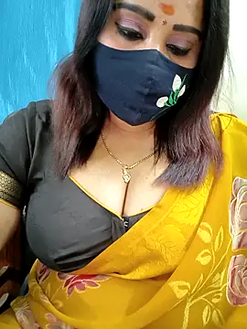 Queenflowerr online show from May 2026 03:28:01 PM