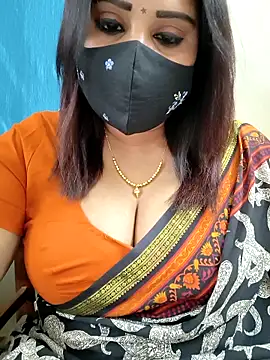 Queenflowerr online show from May 2026 06:38:01 PM