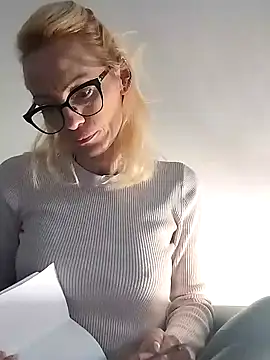 Snapshot of Malessia12 chatting on January 2025 03:05:02 AM Malessia12 online show from January 2025 03:05:02 AM