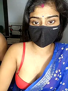 Snapshot of Love-N chatting on November 2025 05:23:01 PM Love-N online show from November 2025 05:23:01 PM