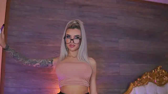 Snapshot of Juicy_Jessye chatting on October 2025 08:20:02 PM Juicy Jessye online show from October 2025 08:20:02 PM