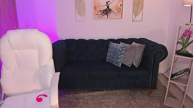 Snapshot of Layla_Breezee chatting on January 2026 12:31:02 PM Layla Breezee online show from January 2026 12:31:02 PM