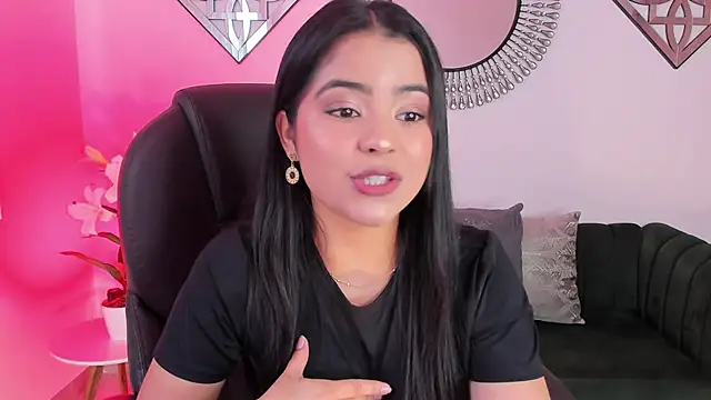 Snapshot of Layla_Breezee chatting on February 2026 12:52:01 PM Layla Breezee online show from February 2026 12:52:01 PM