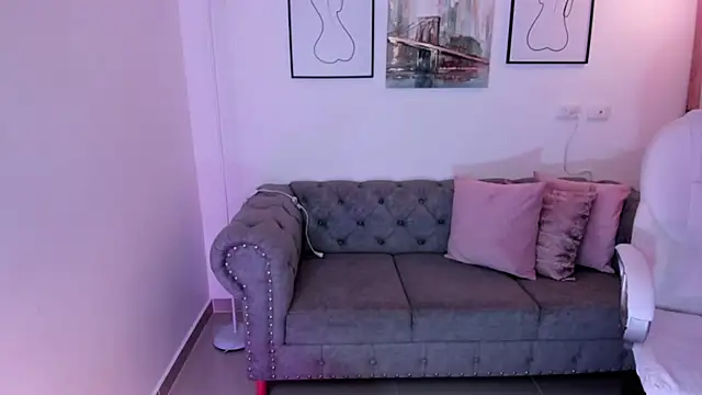 Layla Breezee online show from March 2026 12:33:01 PM