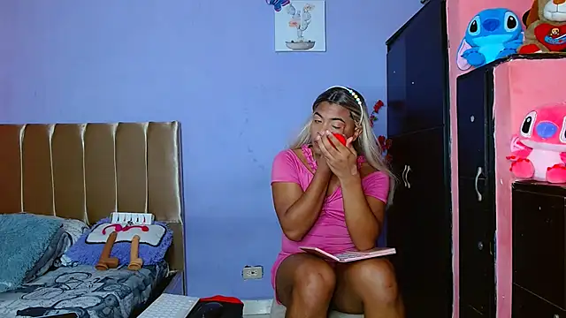 Snapshot of electrabrowns chatting on October 2025 01:25:02 AM electrabrowns online show from October 2025 01:25:02 AM