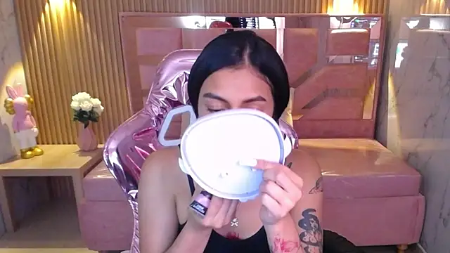Snapshot of lilith_petit_sub chatting on February 2025 01:04:02 AM lilith petit sub online show from February 2025 01:04:02 AM