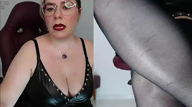 Snapshot of Frida_1982 chatting on February 2025 10:51:01 PM Frida 1982 online show from February 2025 10:51:01 PM