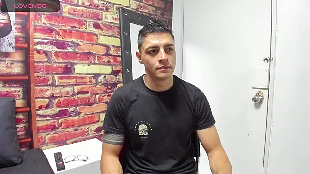Snapshot of Frank_Millers chatting on January 2025 03:18:01 PM Frank Millers online show from January 2025 03:18:01 PM