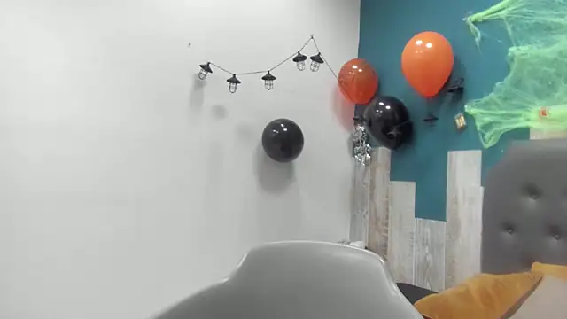 Frank Millers online show from October 2025 08:16:02 PM