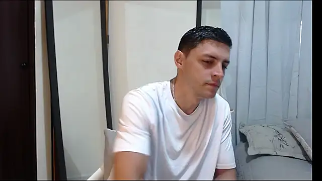 Snapshot of Frank_Millers chatting on March 2026 03:18:01 PM Frank Millers online show from March 2026 03:18:01 PM