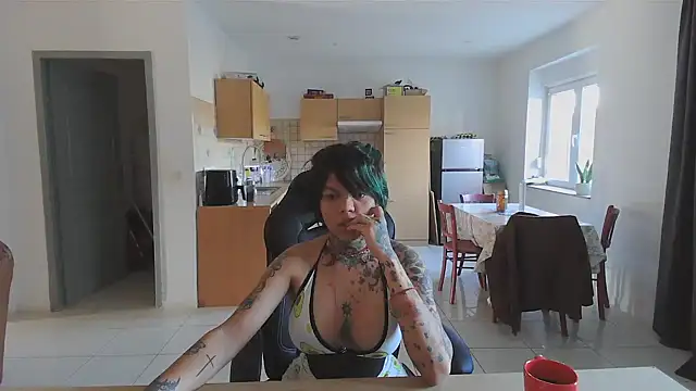 serena  vedette online show from February 2025 09:54:01 AM