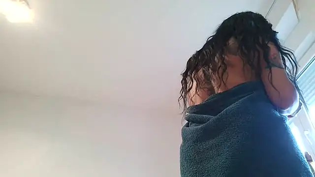 Snapshot of serena__vedette chatting on February 2026 01:11:01 PM serena vedette online show from February 2026 01:11:01 PM