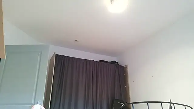 Snapshot of serena__vedette chatting on February 2026 02:37:01 PM serena vedette online show from February 2026 02:37:01 PM