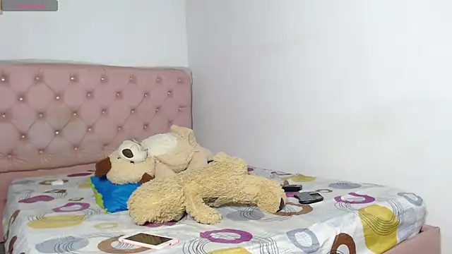 Snapshot of elettra_parisi19 chatting on February 2025 09:18:01 PM elettra parisi19 online show from February 2025 09:18:01 PM