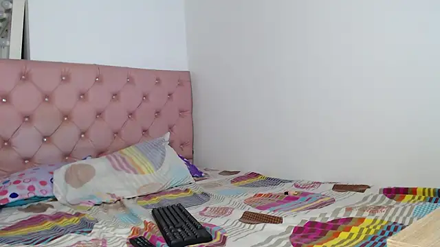 Snapshot of elettra_parisi19 chatting on March 2025 11:01:02 PM elettra parisi19 online show from March 2025 11:01:02 PM