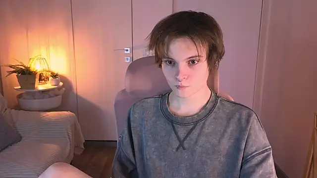 Snapshot of DemianEnglen chatting on April 2026 10:23:01 PM DemianEnglen online show from April 2026 10:23:01 PM